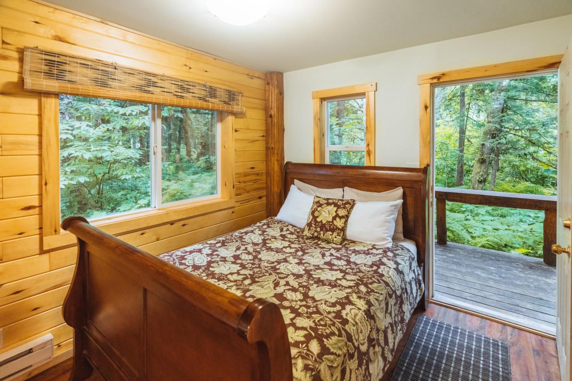 Bella Coola Grizzly Tours And Resort Hagensborg 외부 사진