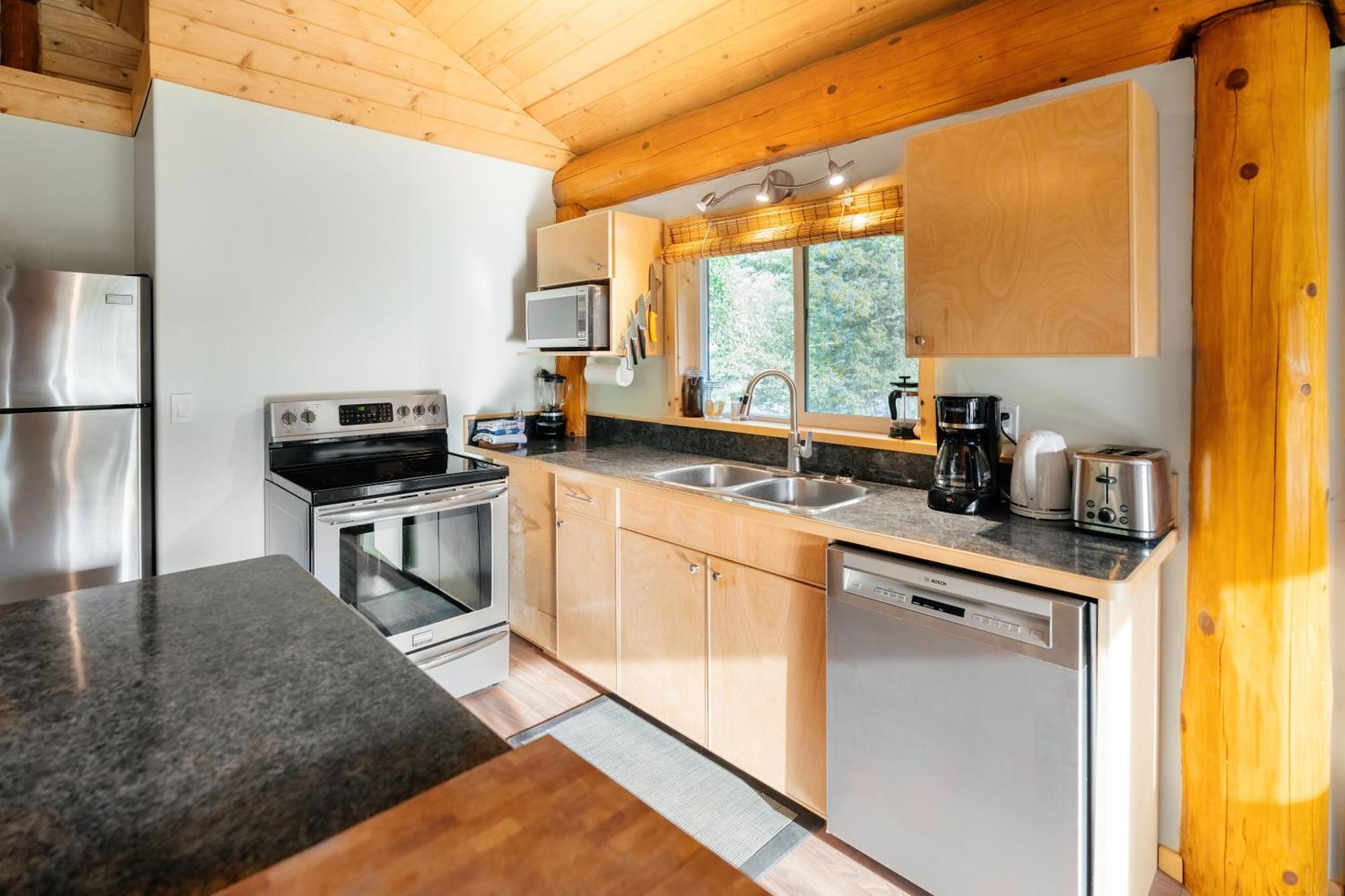 Bella Coola Grizzly Tours And Resort Hagensborg 외부 사진